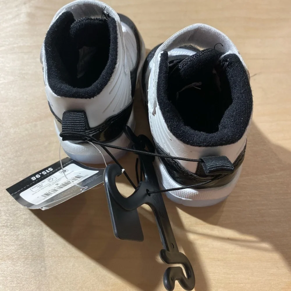 Shaq Infant Athletics Shoes size 3 (JY)